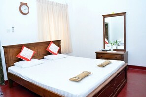 Deluxe Double or Twin Room, 1 Bedroom, Garden View, Garden Area