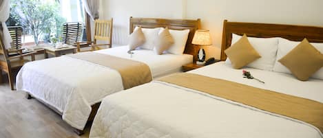 Deluxe Bungalow | Minibar, desk, blackout drapes, soundproofing