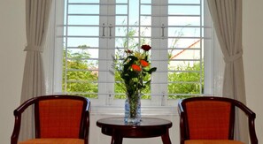 Télévision LCD de 24 pouces avec chaînes par câble, télévision