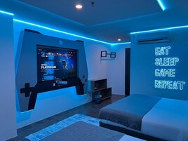 Desk, blackout curtains, free WiFi, bed sheets