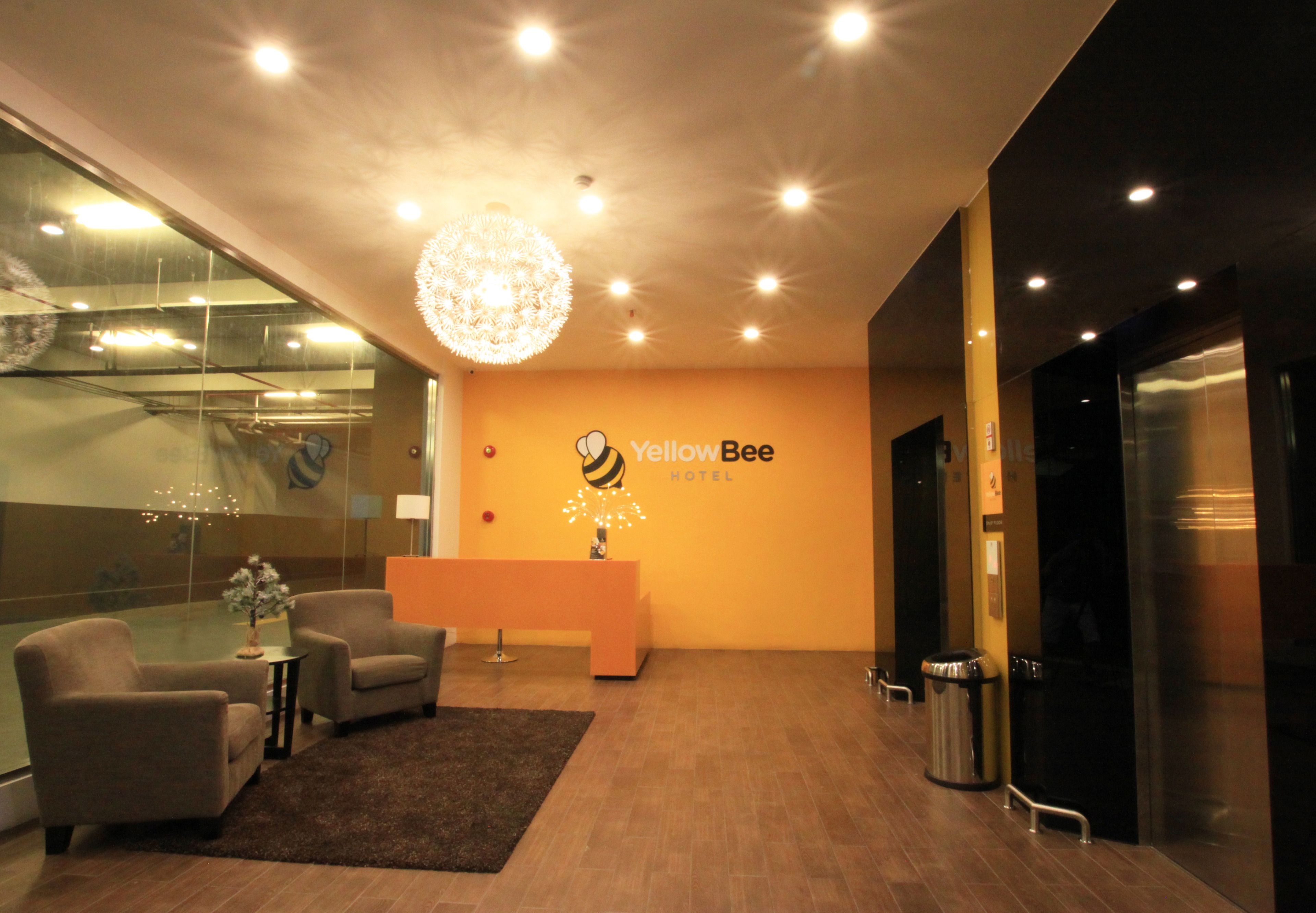 Photo - Yellow Bee Tangerang