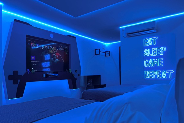 Family Game Room with PS5 | Desk, blackout drapes, free WiFi, bed sheets