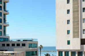 1 bedroom, premium bedding, in-room safe, iron/ironing board - Trio Tel-aviv (Tel Aviv)