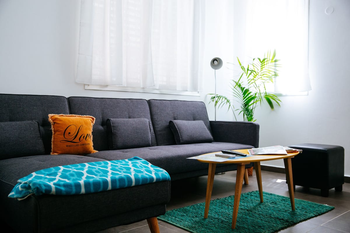 Appartement, 1 chambre (Hovevei tzion Tel-Aviv) | Salle de séjour | Télévision