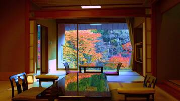 Down duvets, in-room safe, iron/ironing board, bed sheets