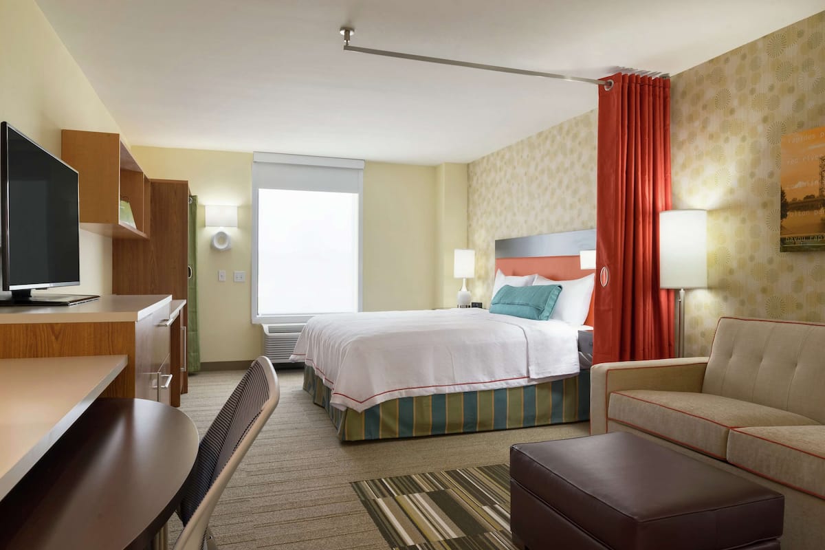studio, 1 queen bed, non smoking | premium bedding, pillow-top beds, in-room safe, blackout curtains