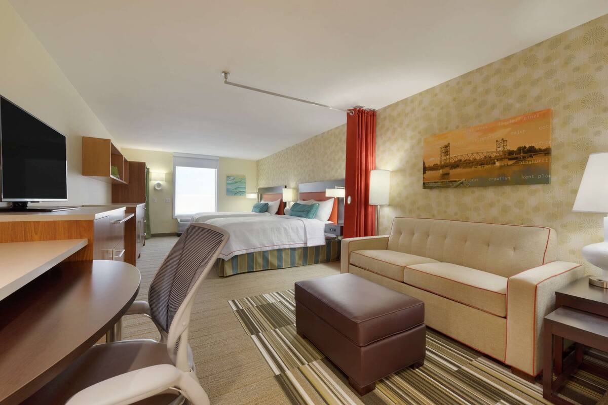 premium bedding, pillow-top beds, in-room safe, blackout curtains