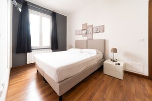 City Studio | 1 bedroom, blackout drapes, iron/ironing board, free WiFi - Residence Theresia (Trieste)