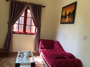 Ropa de cama de alta calidad, muebles diferentes y cunas 