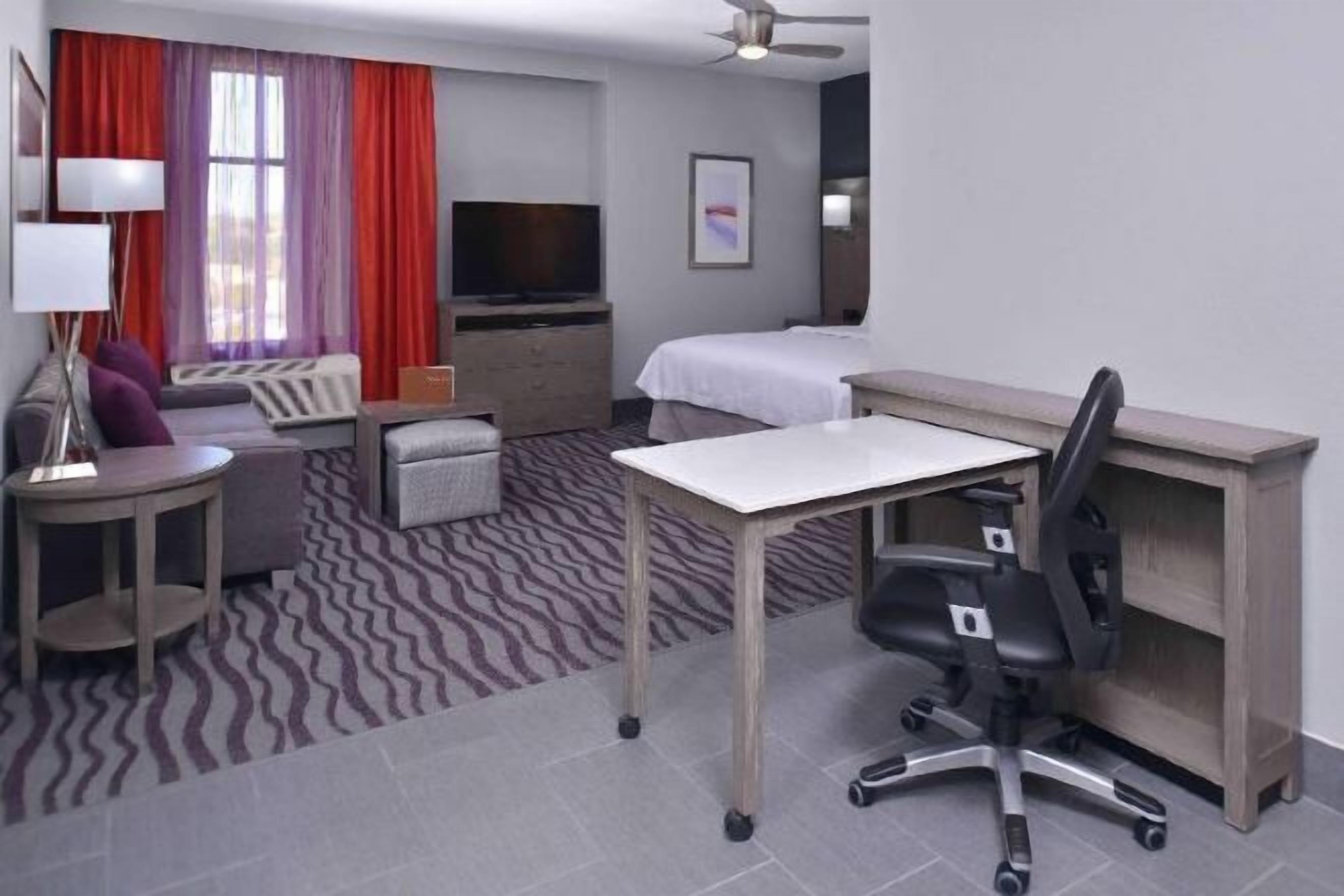Premium bedding, in-room safe, desk, laptop workspace