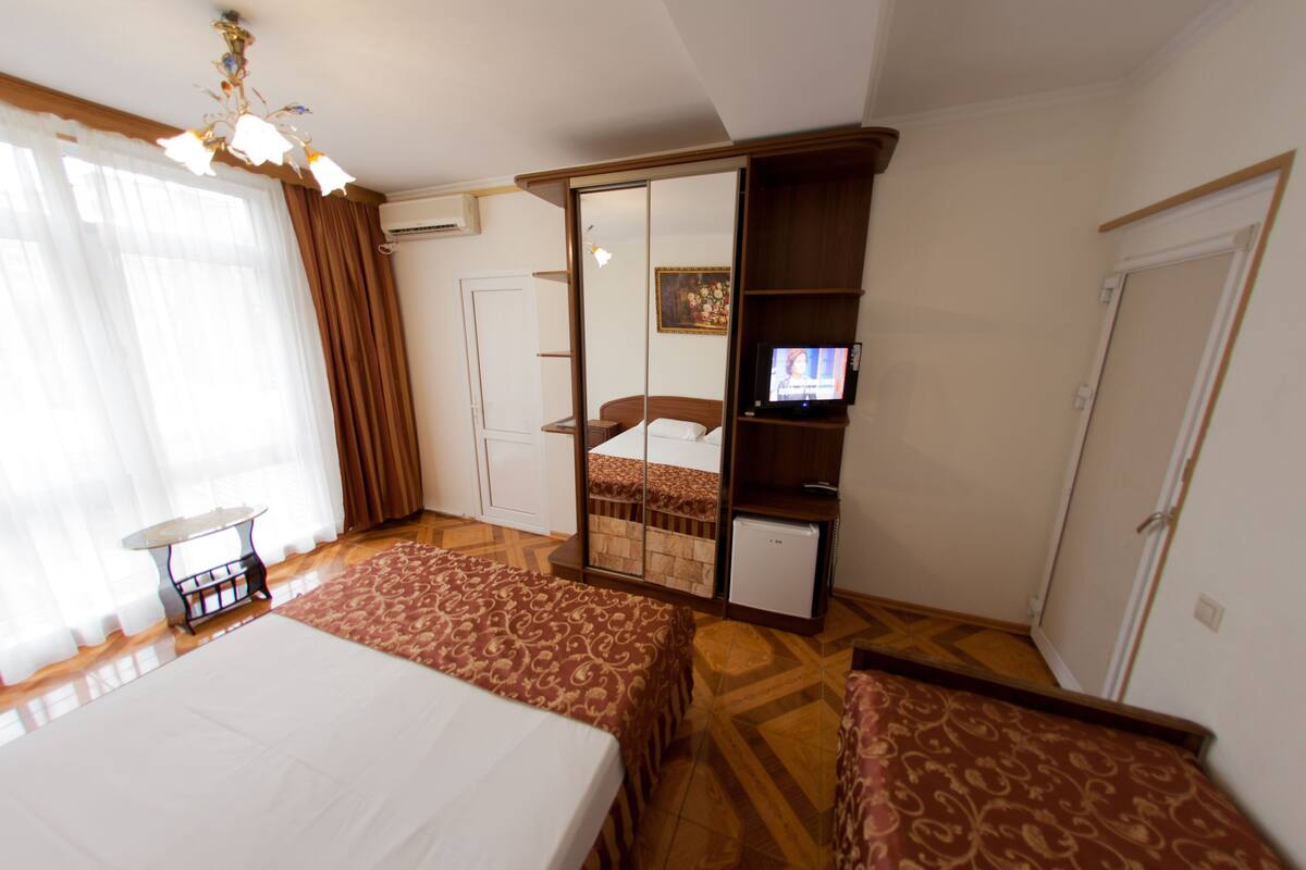 Premium bedding, in-room safe, blackout curtains, iron/ironing board