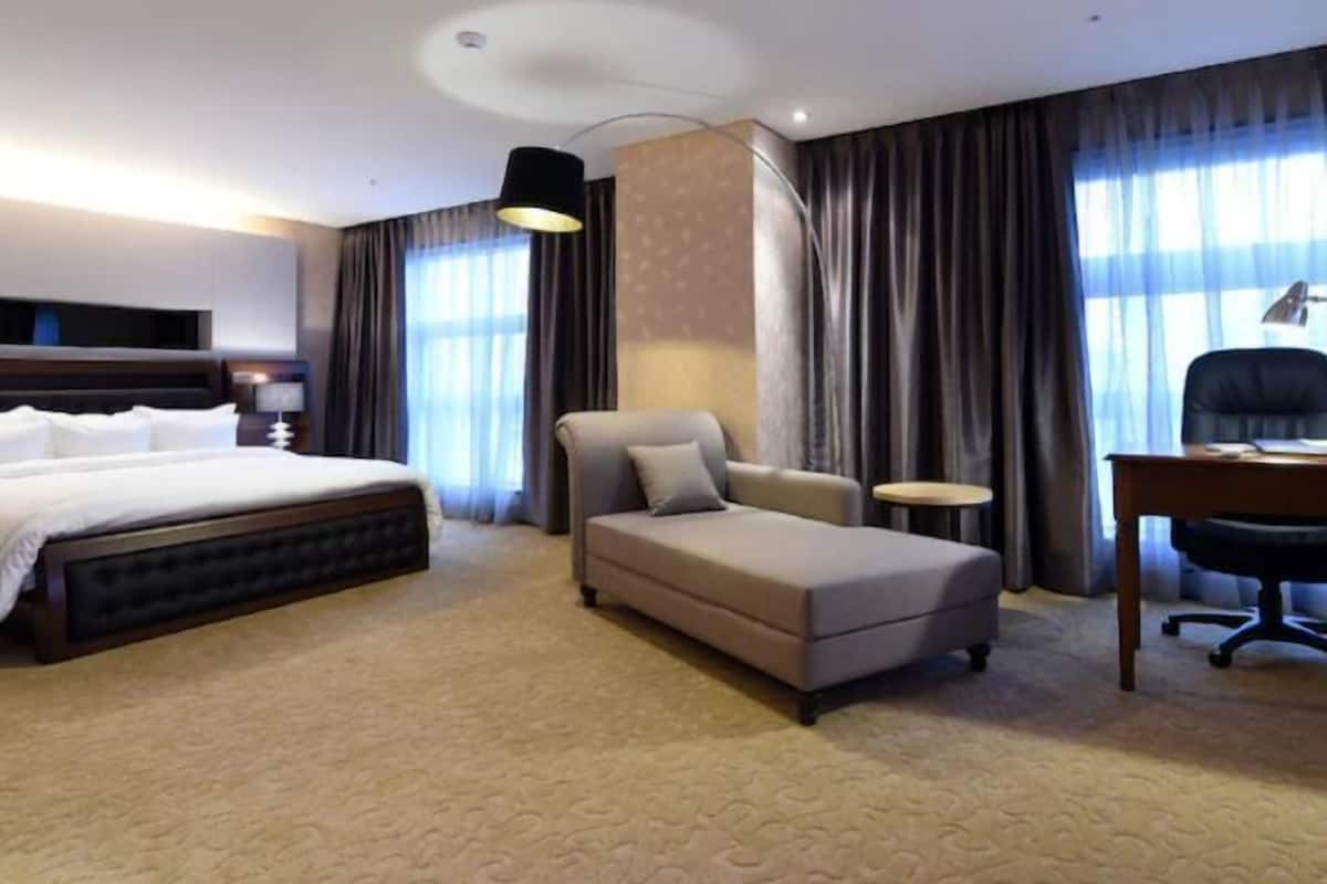 Couette en duvet d'oie, minibar, coffres-forts dans les chambres, bureau