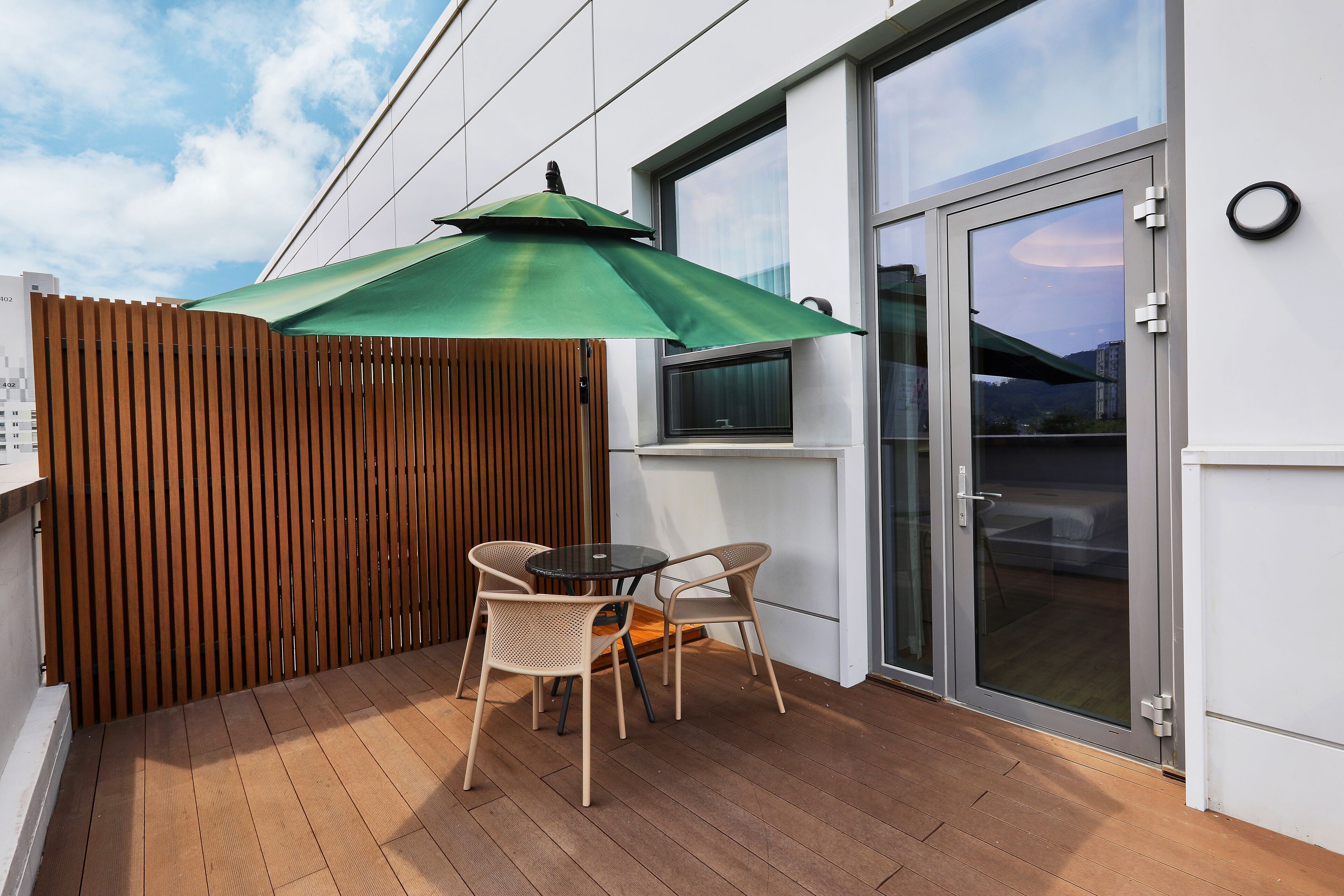 kids room | terrace/patio