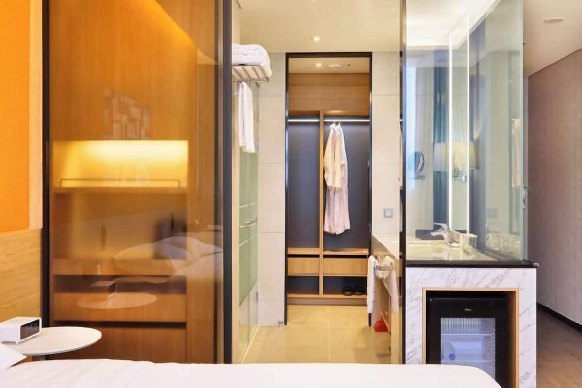 Couette en duvet d'oie, minibar, coffres-forts dans les chambres, bureau