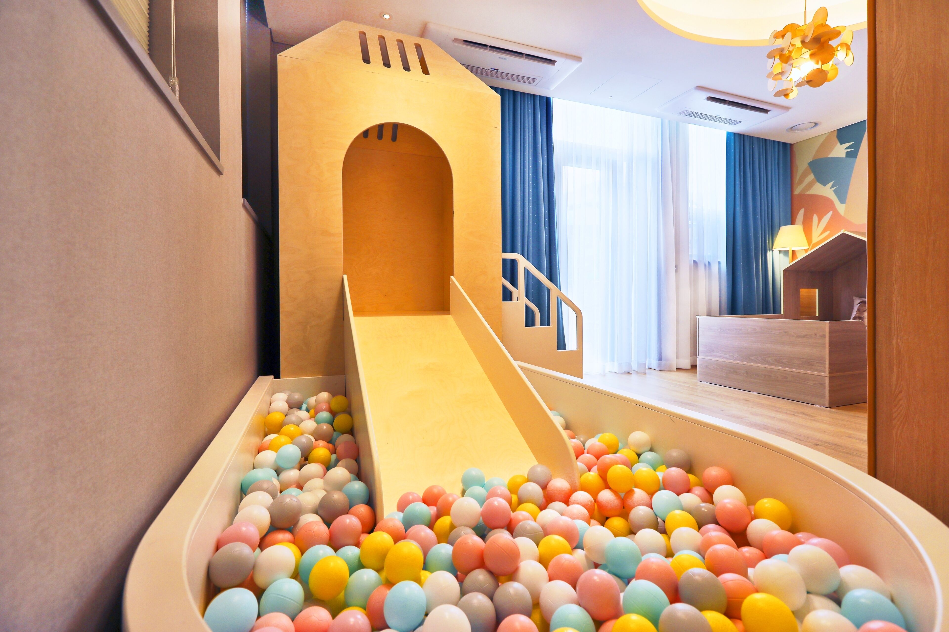 kids suite | down duvets, minibar, in-room safe, desk