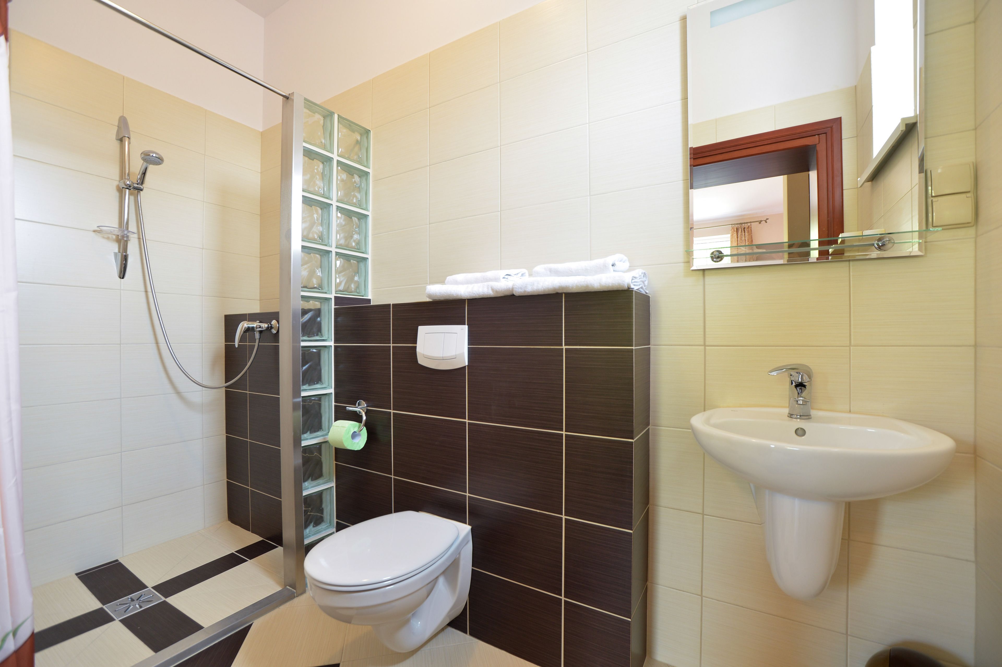 twin room | bathroom | free toiletries, hair dryer, towels