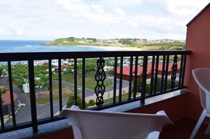 Habitación doble, terraza, vistas al mar | Terraza o patio