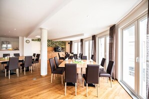 Ilmainen päivittäinen buffetaamiainen