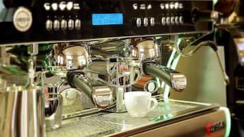 Kaffee und/oder Kaffeemaschine