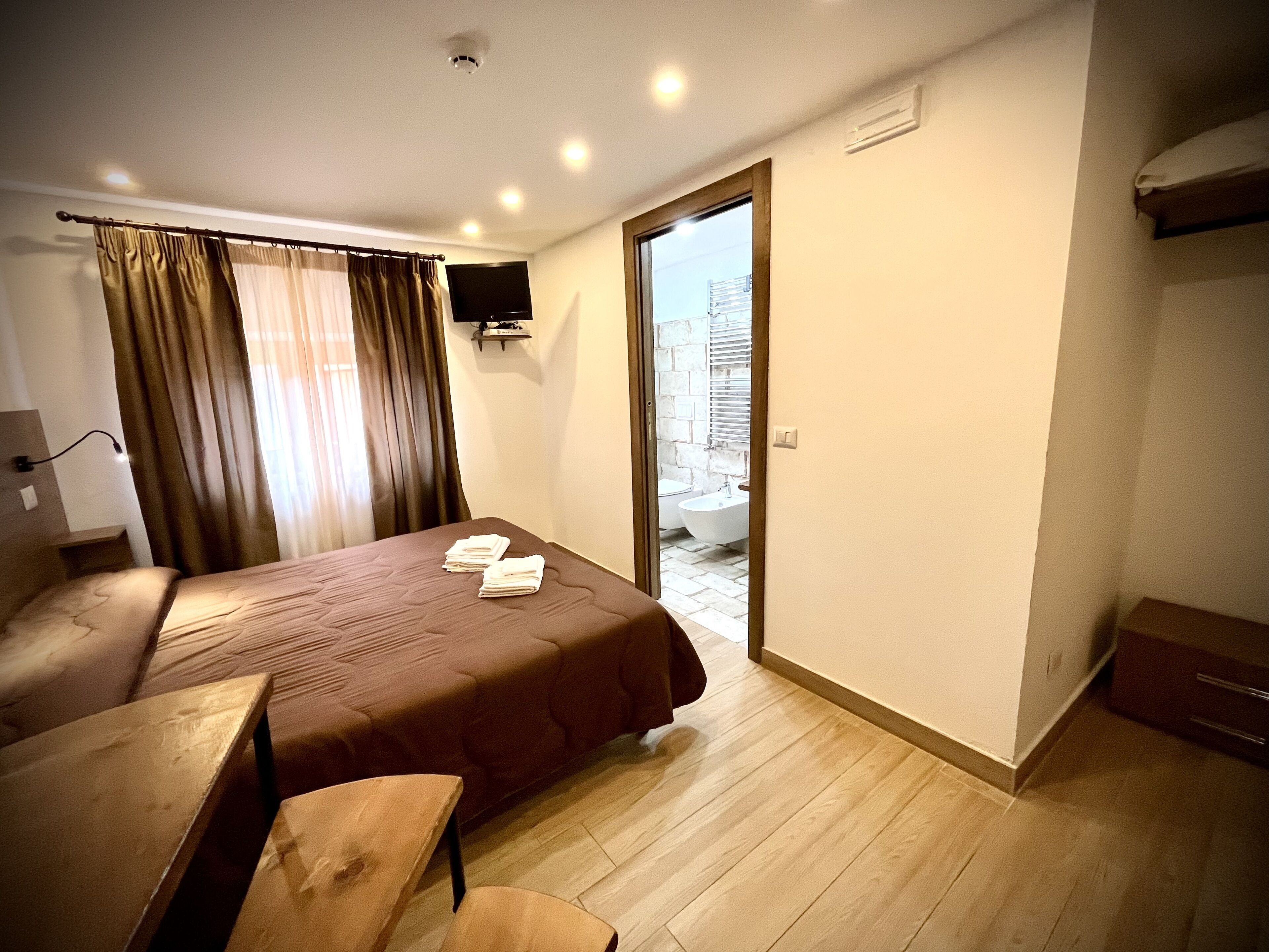 superior duplex, 2 bedrooms, 2 bathrooms, mountain view | 1 bedroom, premium bedding, down duvets, desk