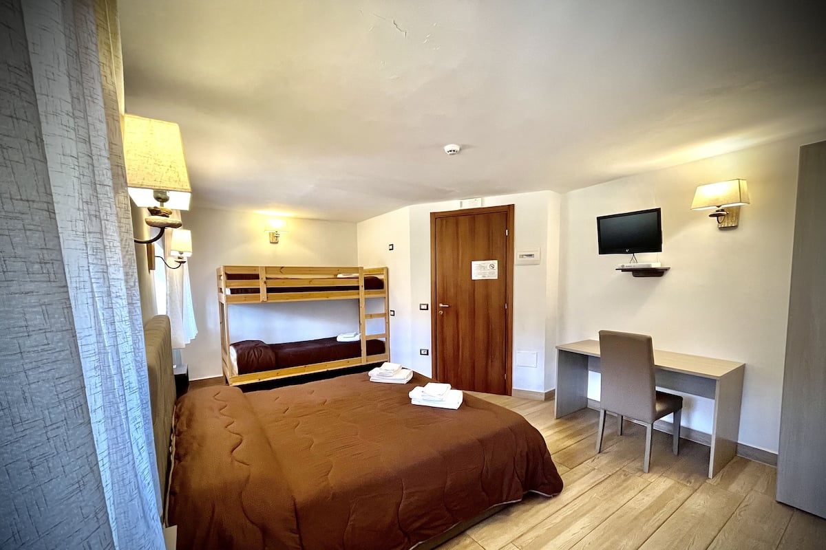 Comfort Quadruple Room, Mountain View | Premium bedding, down comforters, desk, soundproofing