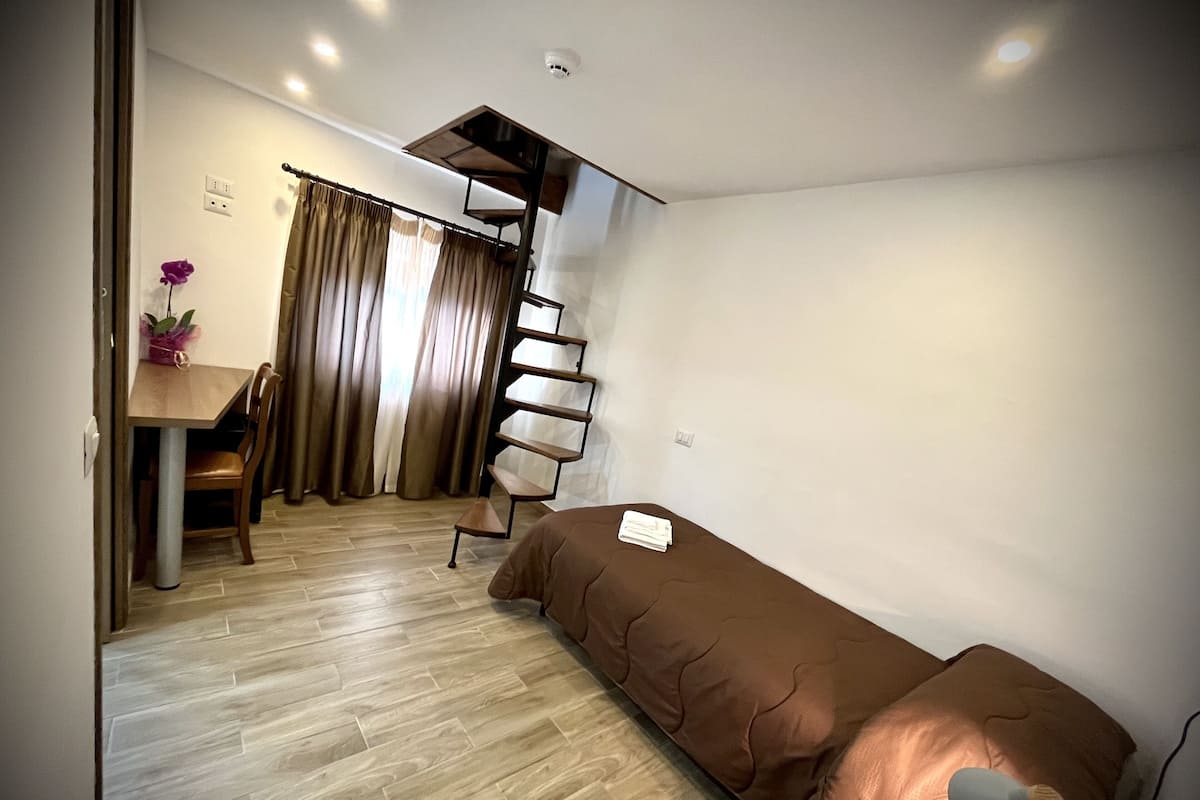 Comfort Duplex, 2 Bedrooms, Terrace, Mountain View | Premium bedding, down comforters, desk, soundproofing