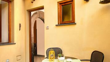 Quadruple Room (La Dispensa) | Terrace/patio