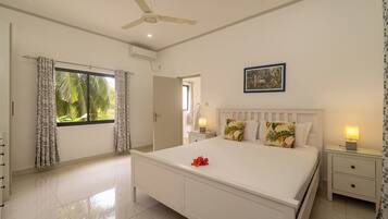 2 bedrooms, in-room safe, desk, iron/ironing board