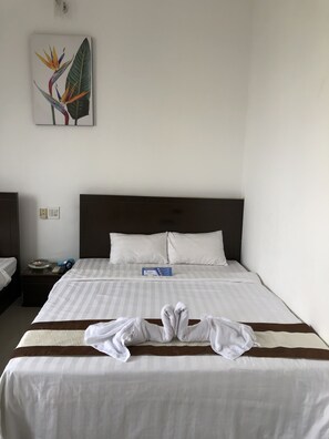 Rom – standard | Safe på rommet, skrivebord, wi-fi (inkludert) og sengetøy