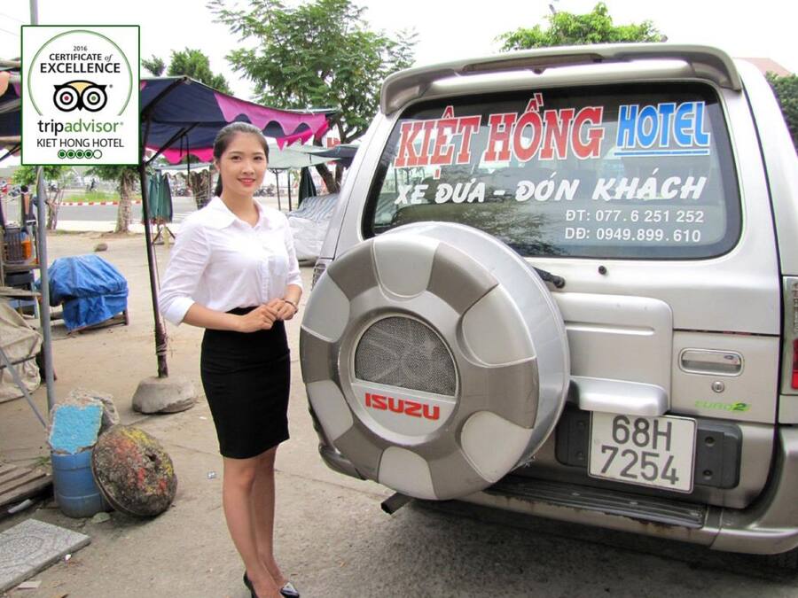 A vehicle with a rear bumper and a spare tire mounted on the back, branded with "ISUZU".