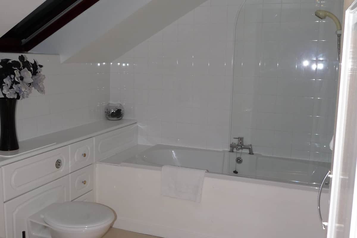 suite | bathroom | hair dryer, towels