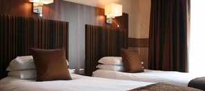 Twin Room | Desk, free WiFi, bed sheets - Park Hotel Dunoon (Dunoon)