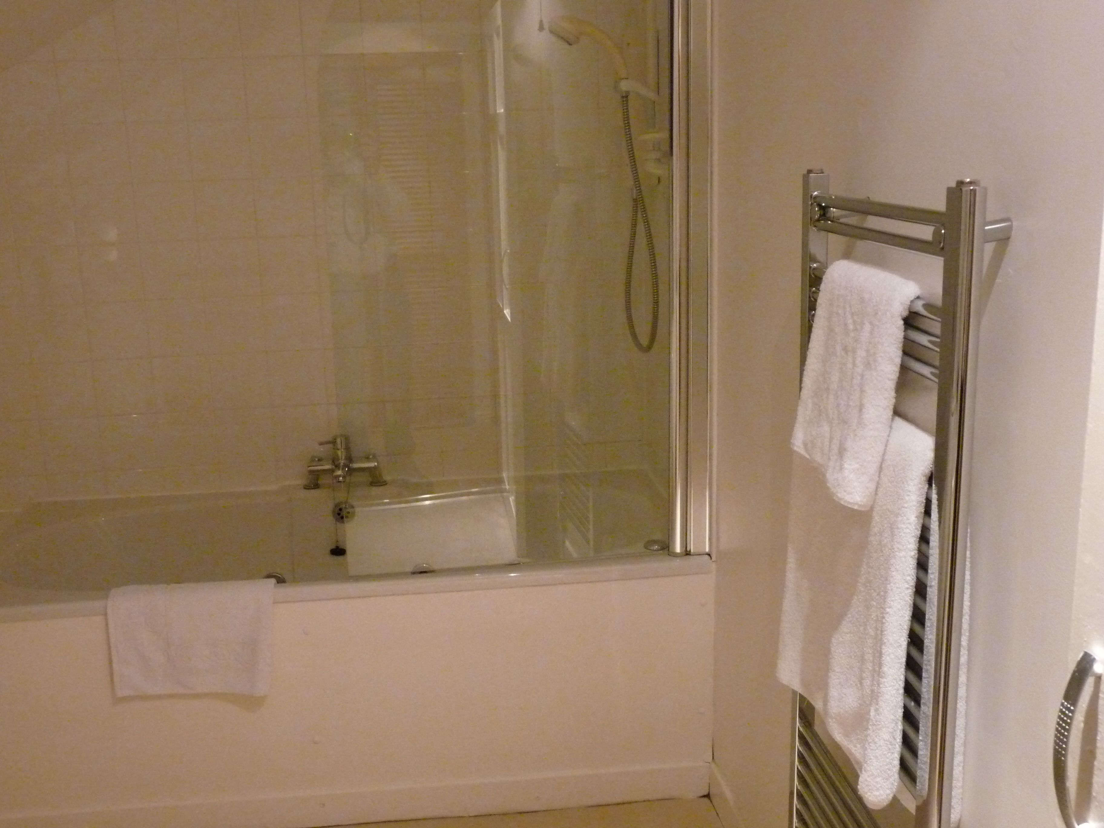 double room | desk, free wifi, bed sheets