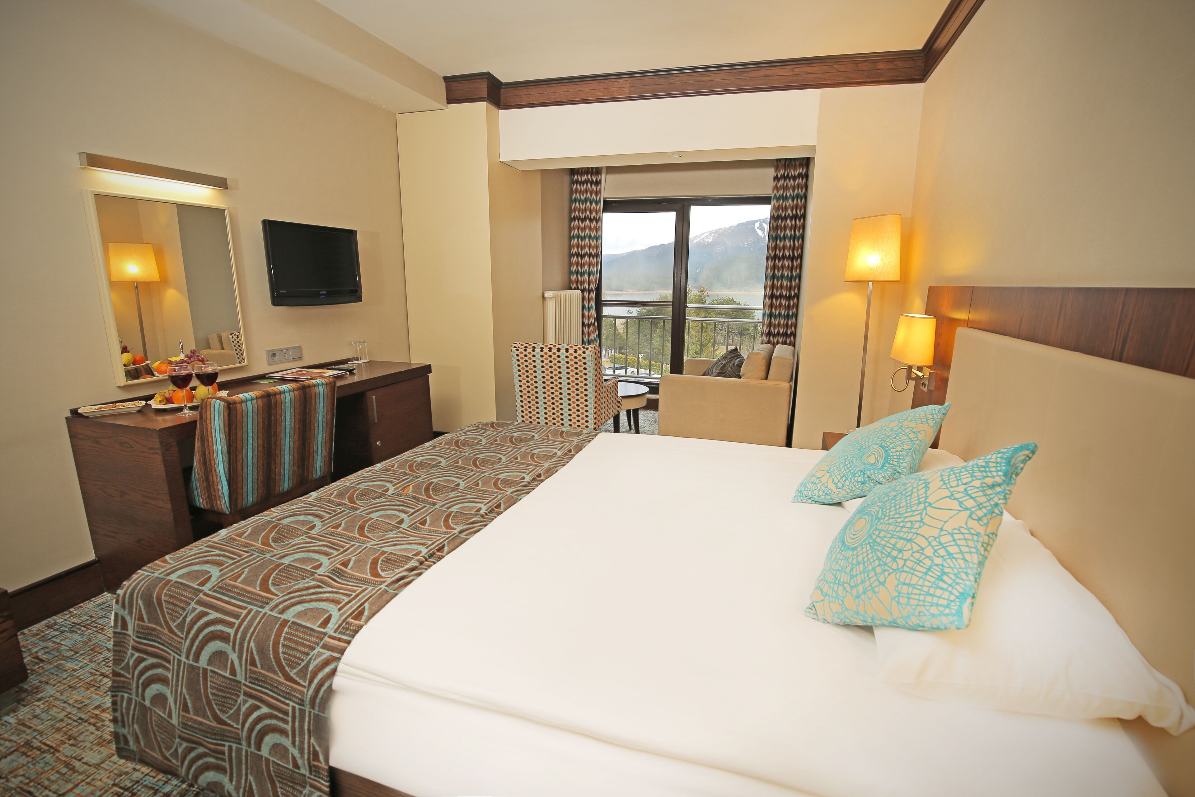 Minibar, in-room safe, soundproofing, rollaway beds (surcharge)
