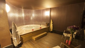 Sauna, steam room, Turkish bath, body treatments, body wraps