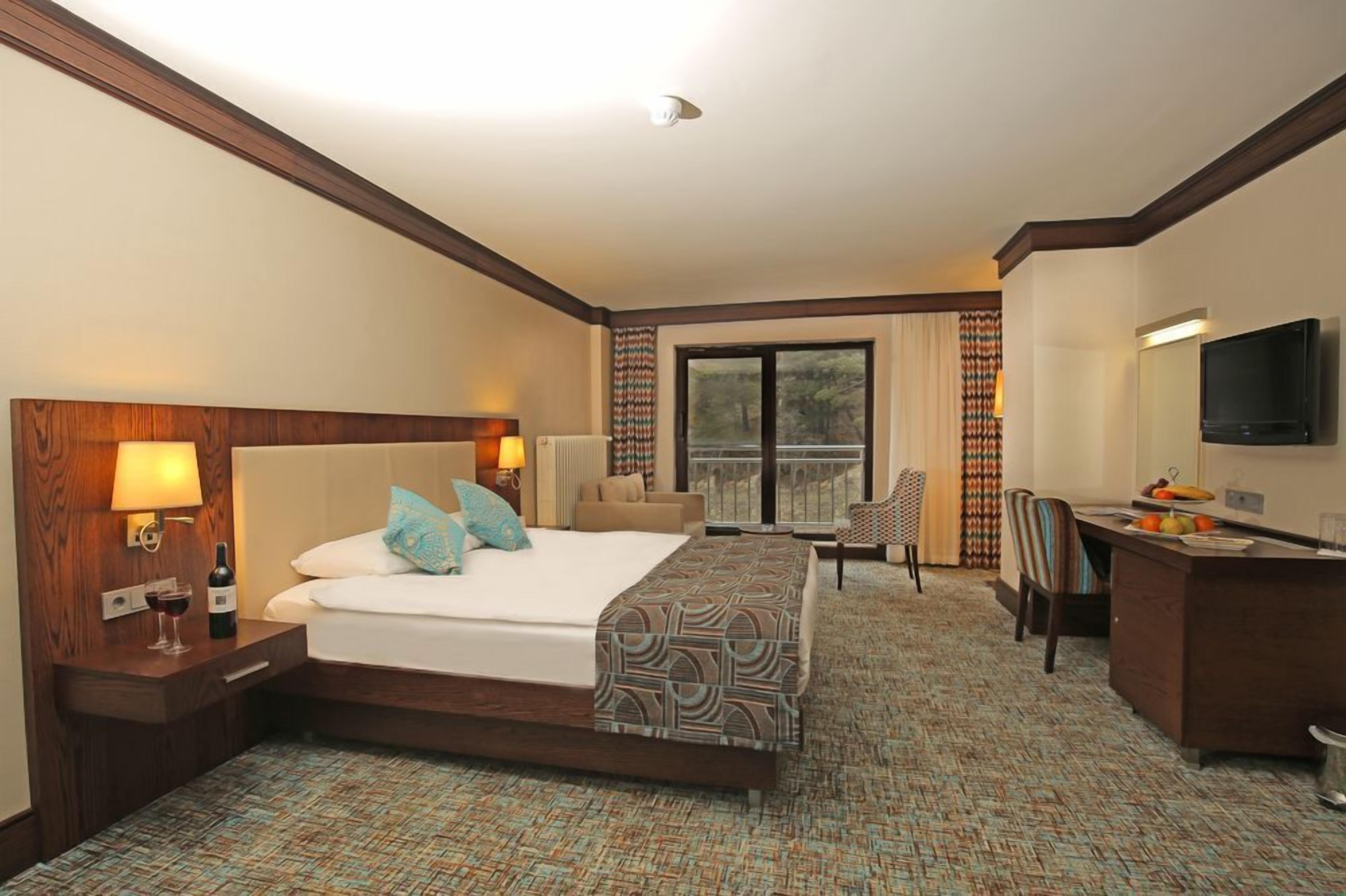 Minibar, in-room safe, soundproofing, rollaway beds (surcharge)