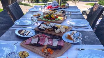 Petit déjeuner buffet compris tous les jours