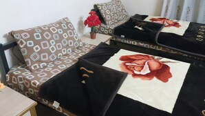 خزنة داخل الغرفة وواي فاي مجانًا