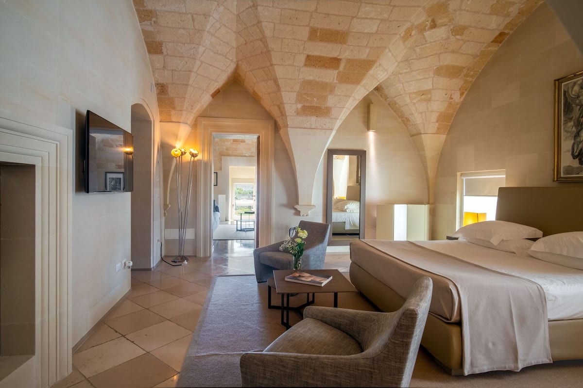 Suite Antonia | 1 slaapkamer, luxe beddengoed, donzen dekbedden, een minibar