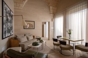 Exclusive Double Room | Living area