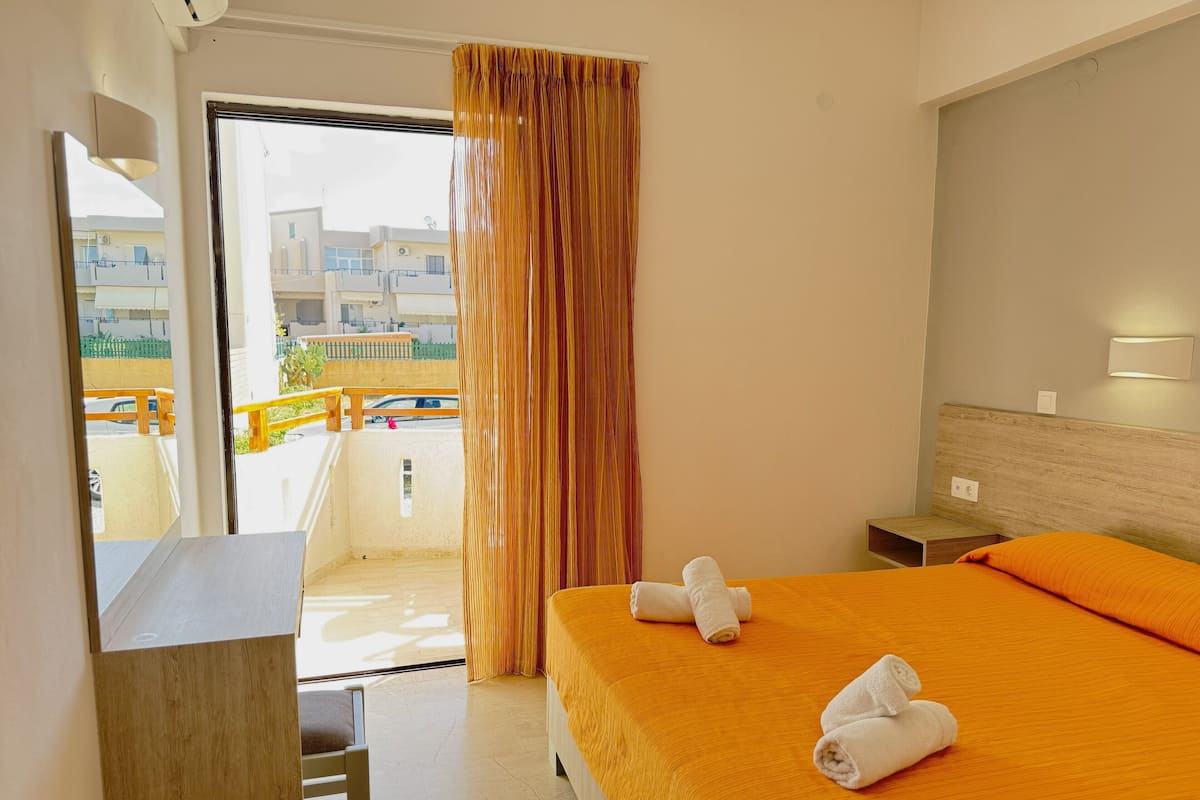 Appartement | Een kluis op de kamer, verduisterende gordijnen