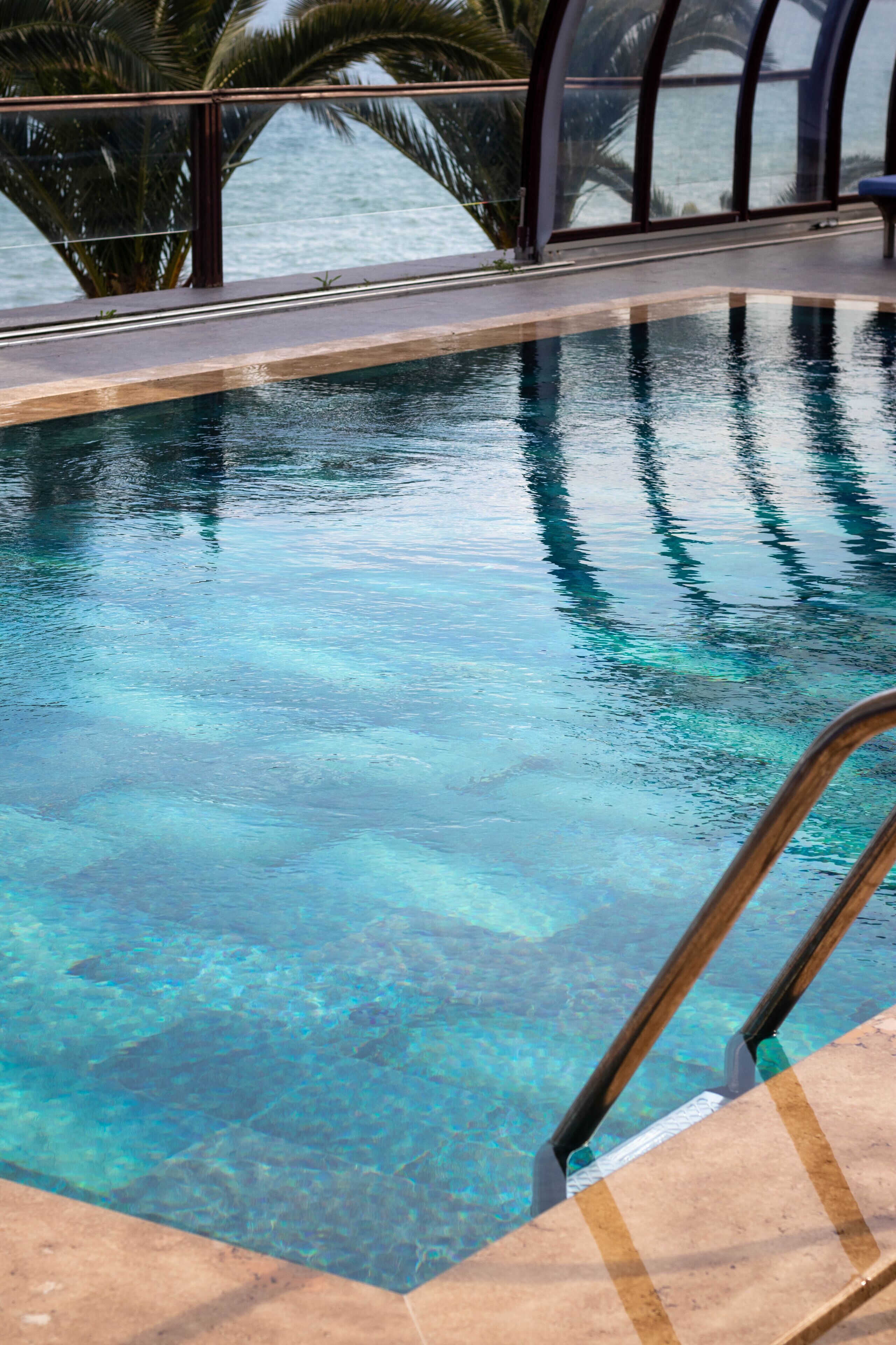 outdoor pool, open 7:00 am to 7:00 pm, free pool cabanas, pool loungers