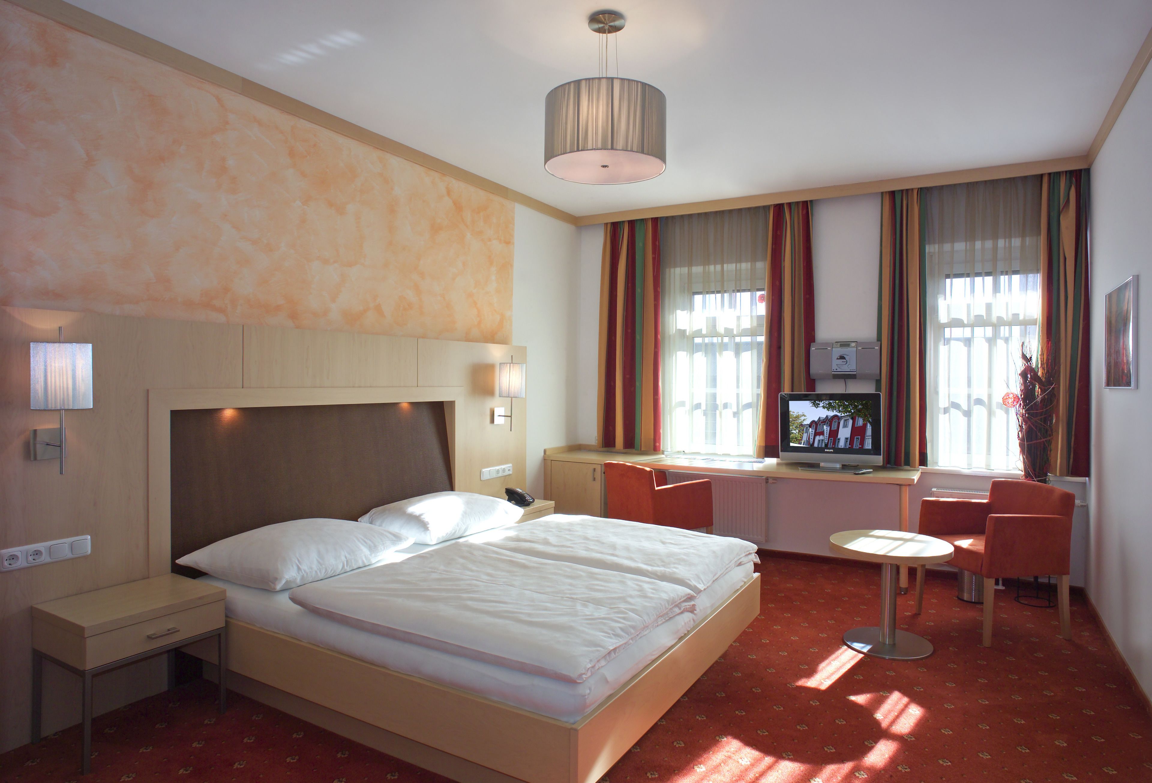 quadruple room, 2 bedrooms | living area | 32-inch flat-screen tv with satellite channels, tv, heated floors