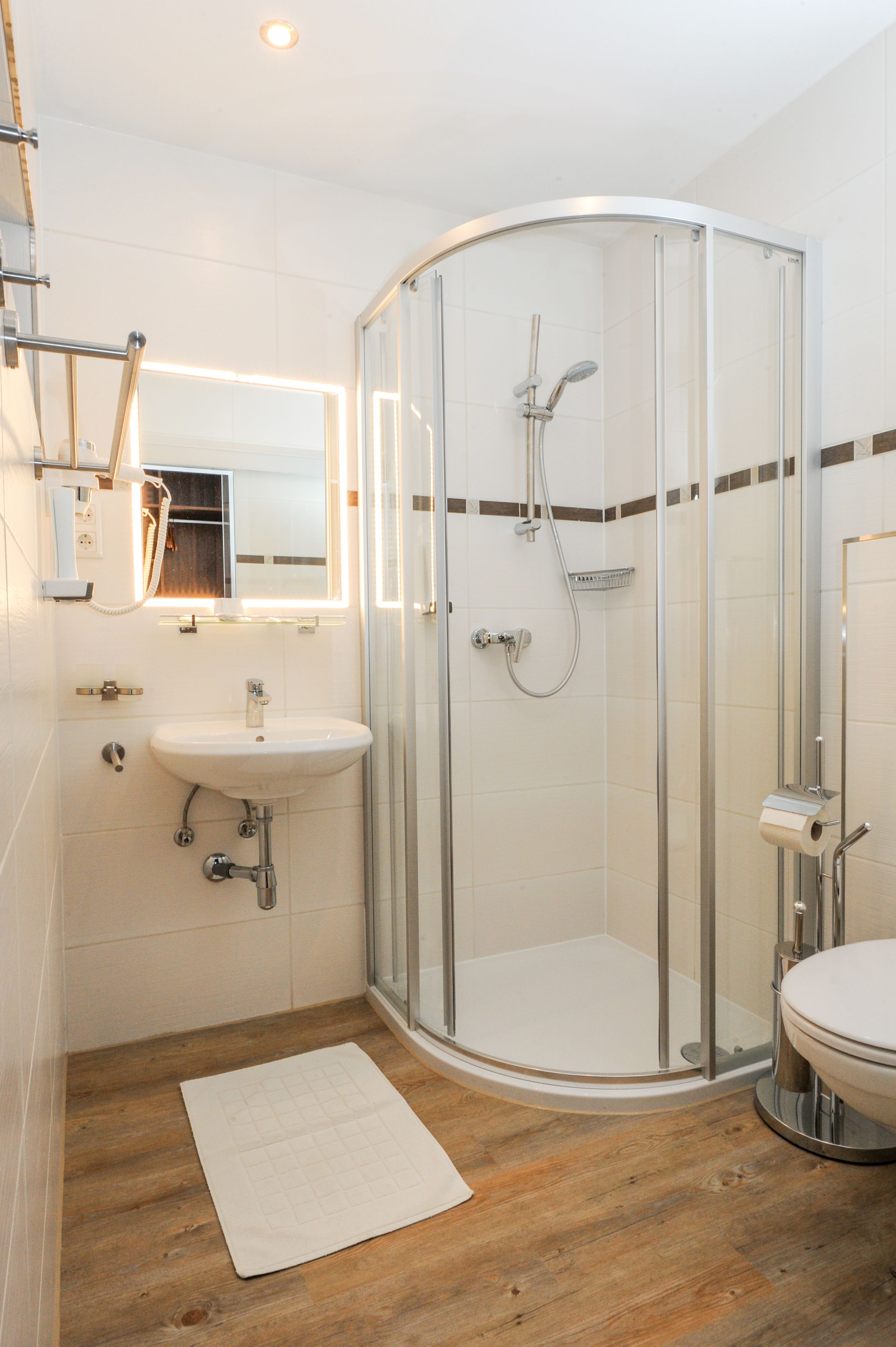 triple room | bathroom | shower, hair dryer, towels