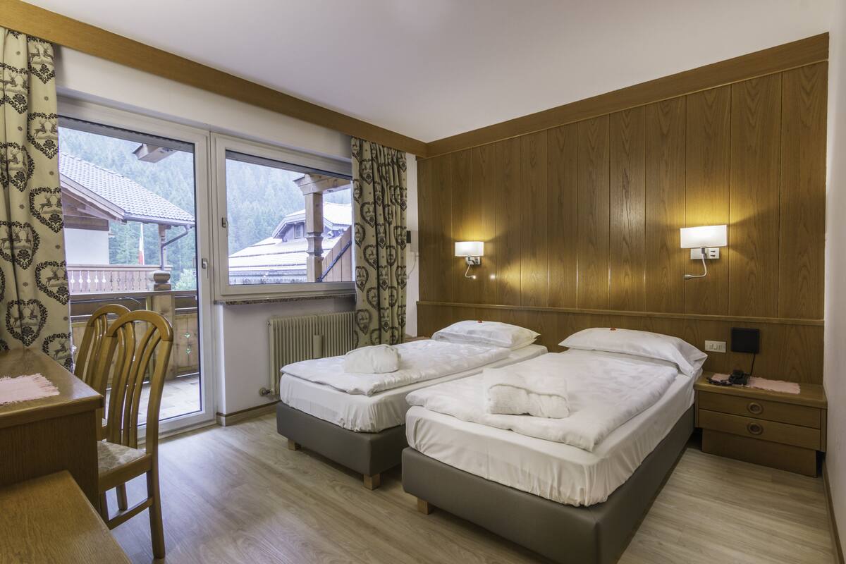 double or twin room, balcony | hypo-allergenic bedding, in-room safe, desk, laptop workspace