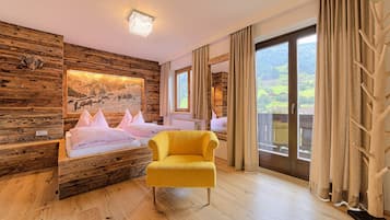 Double Room | Premium bedding, in-room safe, individually furnished, desk