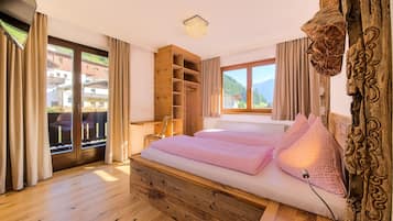 Double Room | Premium bedding, in-room safe, individually furnished, desk