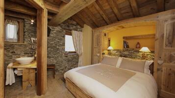 Classic Double Room | Egyptian cotton sheets, premium bedding, down comforters, desk