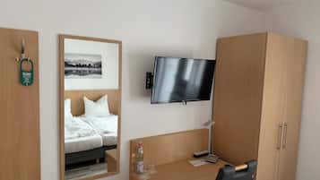 Standard Double or Twin Room | Desk, laptop workspace, blackout drapes, soundproofing