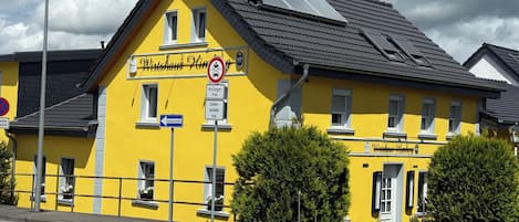 Fachada de la propiedad